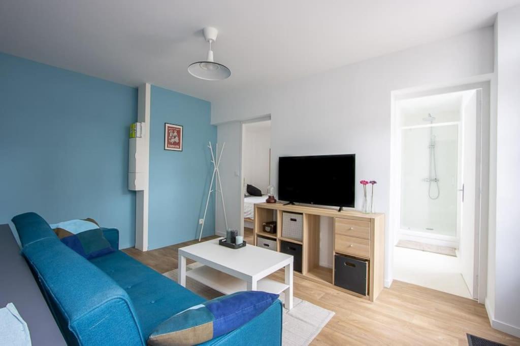 Appartement Avec Terrasse Et Parking, A Meaux Exterior photo